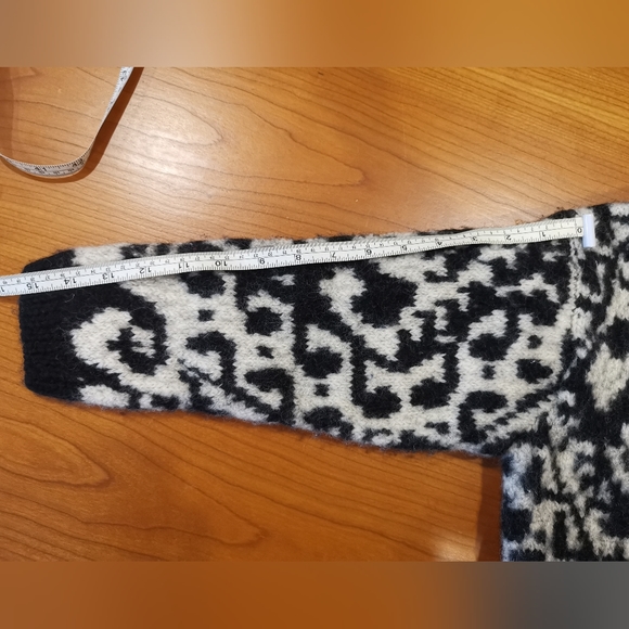 Vintage Hand knit 100% Merinol Wool Sweater (S) - Picture 7 of 7